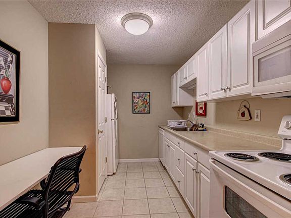 4th image of 1279 Guelbreth Ln APT 208