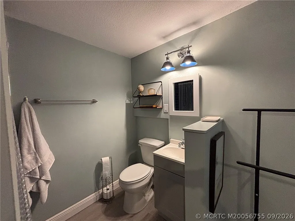 1 bed, 1.0 bath, 350 sqft, $950 — Photo 2