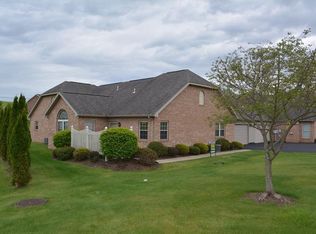 2122 Lake View Dr, Rostraver Township, PA 15012