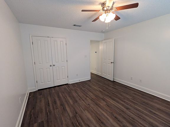 5th image of 104 Birchleaf Ln