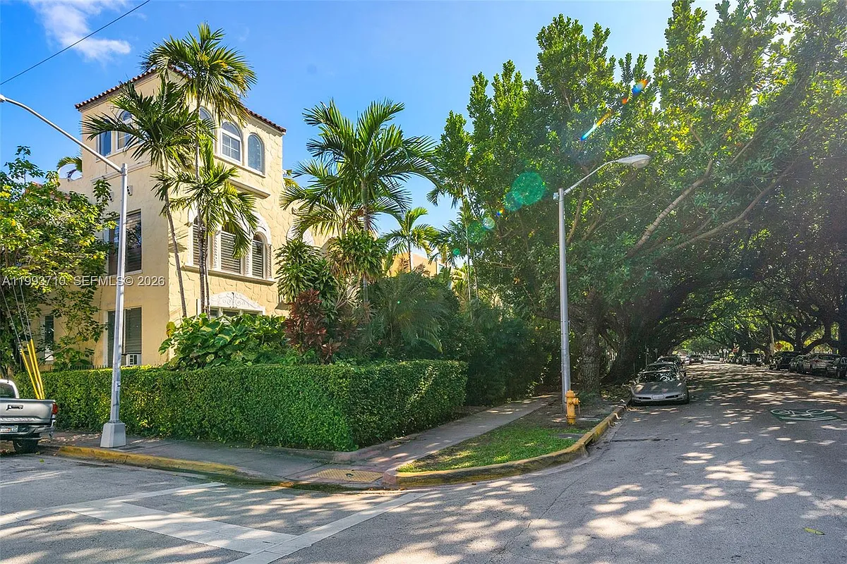 Building Photo - 1361 Meridian Ave #4