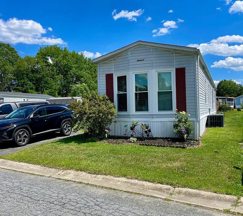 1st image of 5 Milkweed Ct #245