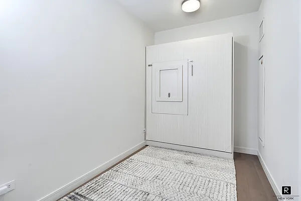 Rented by R New York | media 24