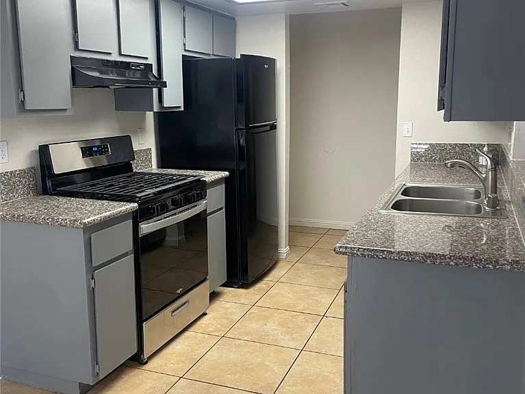 4570 Carriage Park Dr #B — Photo 9