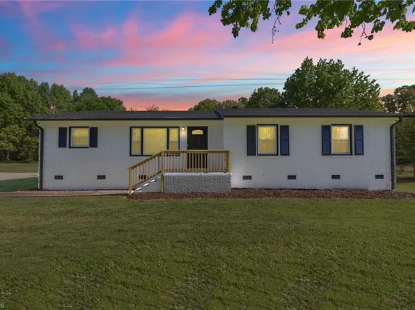 267 Deerfield Country Rd, Randleman, NC 27317