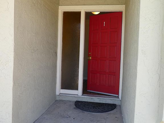 3rd image of 1539 Moorpark Ave APT 1