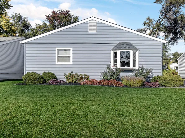 2421 Walnut Dr, Highland, IN 46322