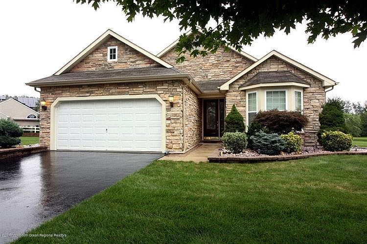 1st image of 552 Bennington Ln