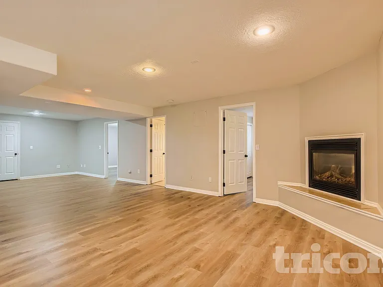 835 N 975 E — Photo 2