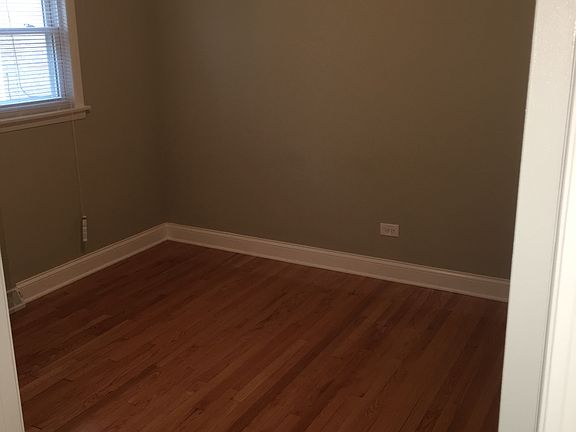 5th image of 395 Yates Ave