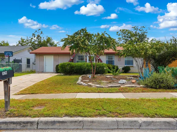 6962 APPLE VALLEY DR, San Antonio, TX 78242