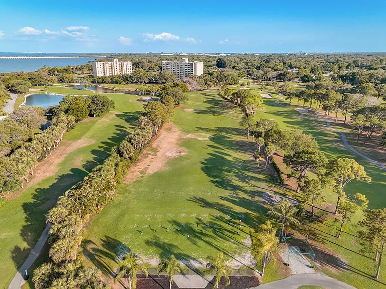 2621 Cove Cay Dr #405 — Photo 32