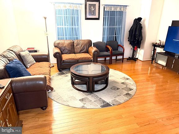 2nd image of 6668 Ducketts Ln Unit 18-9
