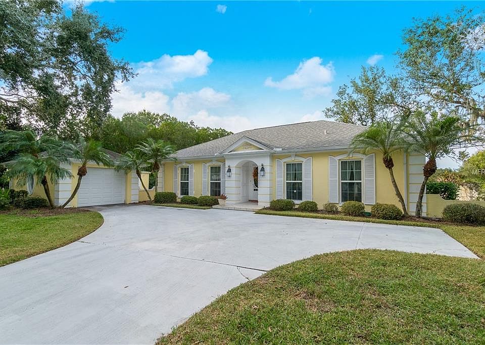 1st image of 4 Golf View Dr