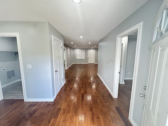 3rd image of 48 Charterhouse Ave