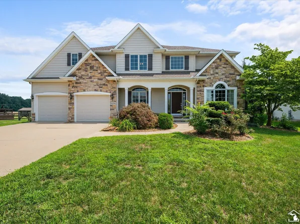 8258 Twin Creek Cir, Temperance, MI 48182