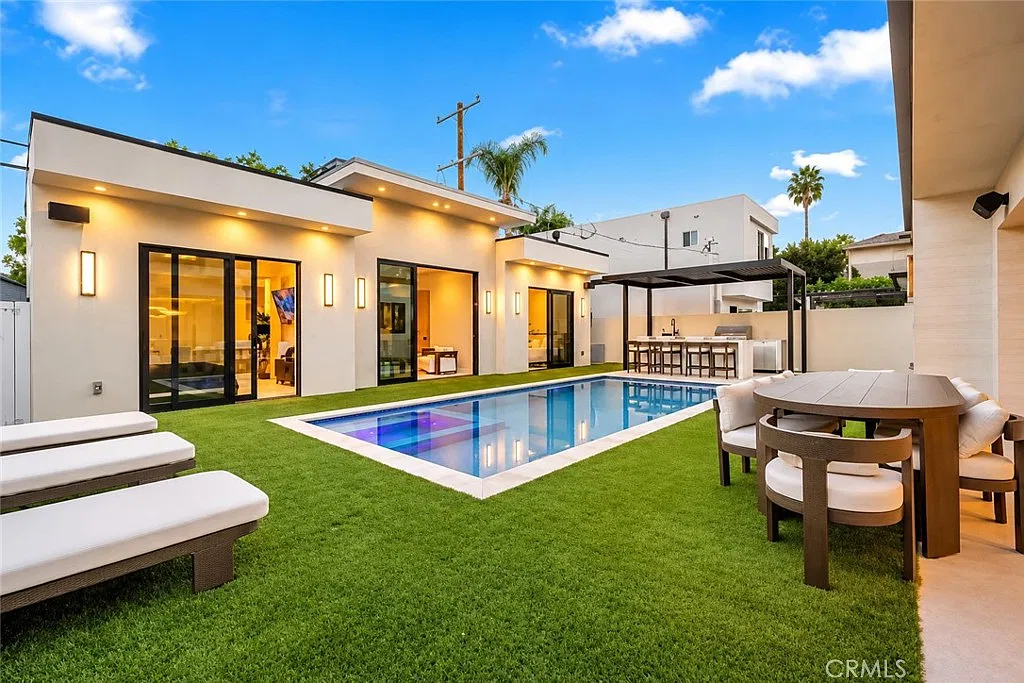 7 bed, 4200 sqft, $25,000 — Photo 2
