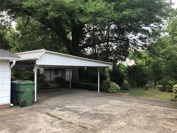 5th image of 1112 Woodhaven Dr