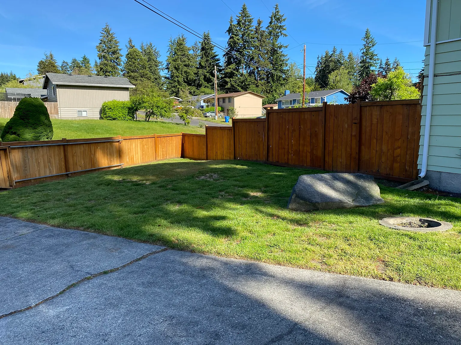 4 bed, 2016 sqft, $2,995 — Photo 3