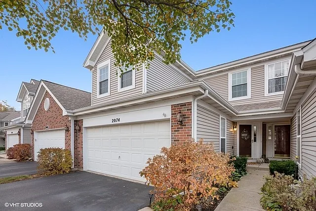 2074 Peach Tree Ln photo 1
