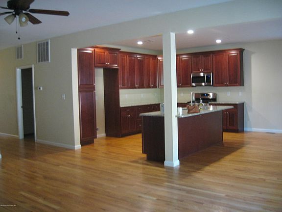 4th image of 605 Hardenbergh Ave