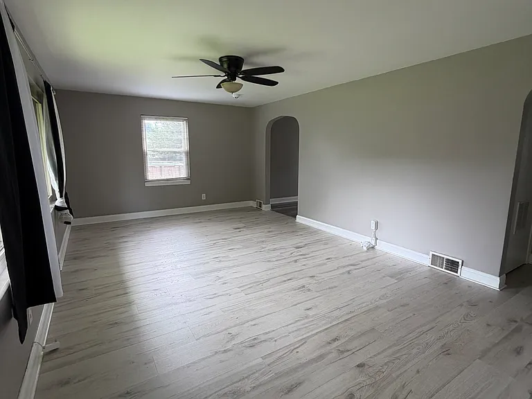 1828 Upper Hunters Trce — Photo 2
