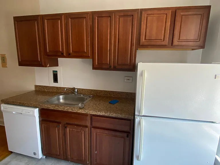 909 Elmwood Ave #3 — Photo 7