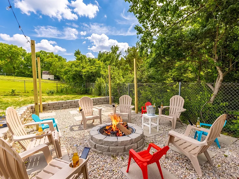 6824 Beagle Dr — Photo 42