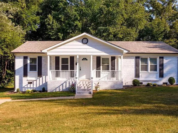 231 Pine Tree Rd, Winston Salem, NC 27105