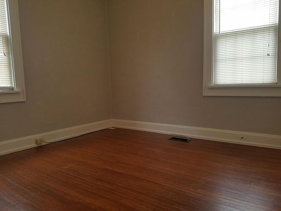 5th image of 1552 W 3rd Ave