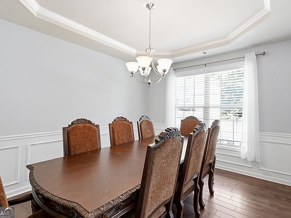 5th image of 810 Springs Crest Dr