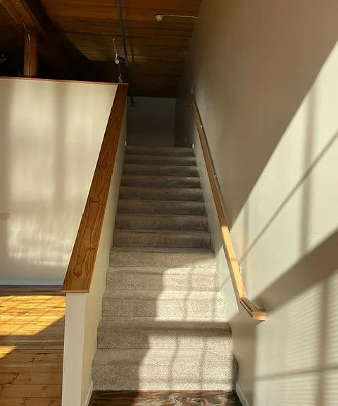 Victoria Riverside Townhouse Lofts — Photo 5