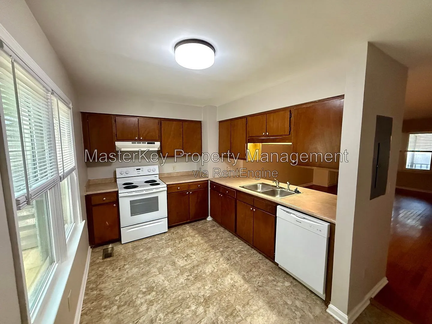 2 bed, 2.5 bath, 1050 sqft, $1,425 — Photo 3