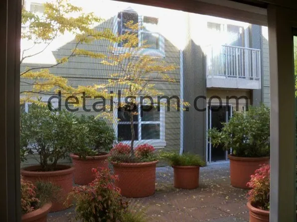 300 High School Rd NE, Bainbridge Island, WA 98110