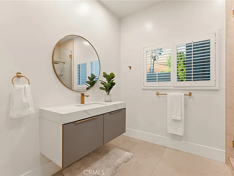 14713 Valleyheart Dr — Photo 18