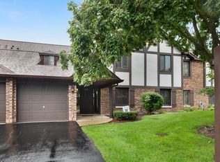 855 Johnstown Ln APT A, Wheaton, IL 60189