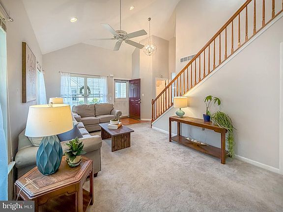 5th image of 44 Regents Ct