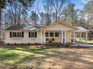 135 Windsor Cir, Chapel Hill, NC 27516