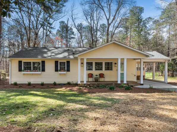 135 Windsor Cir, Chapel Hill, NC 27516