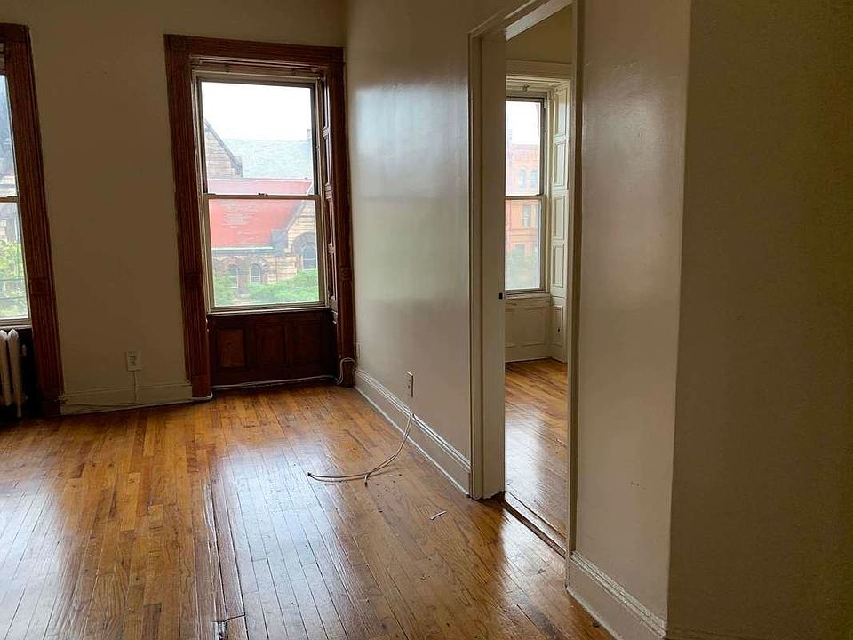 1st image of 235 Lenox Ave #4CR