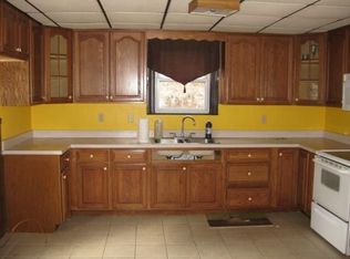 17 S Sturbridge Rd, Charlton, MA 01507