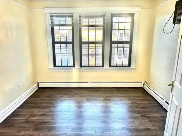 213 Gates Avenue image 1 of 11