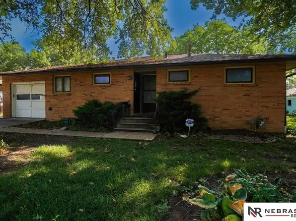 2134 S 48th St, Lincoln, NE 68506