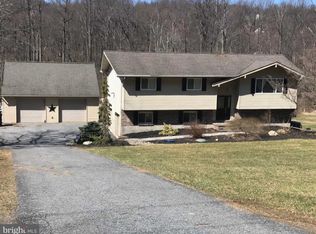 951 Sportsman Rd, Robesonia, PA 19551