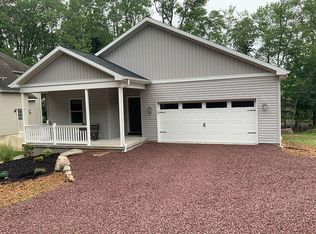 310 Four Seasons Dr, Drums, PA 18222