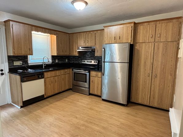 453 Pond St #3, Braintree, MA