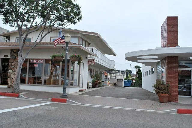 239 Avenida Del Mar #C — Photo 11