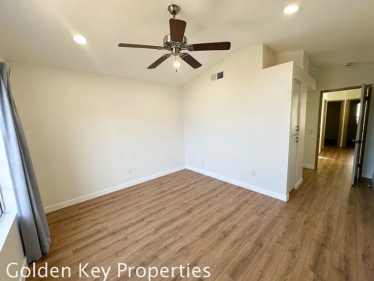 410 Ferrara Way — Photo 12