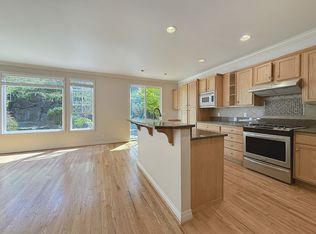 1575 NE Iris St, Issaquah, WA 98029