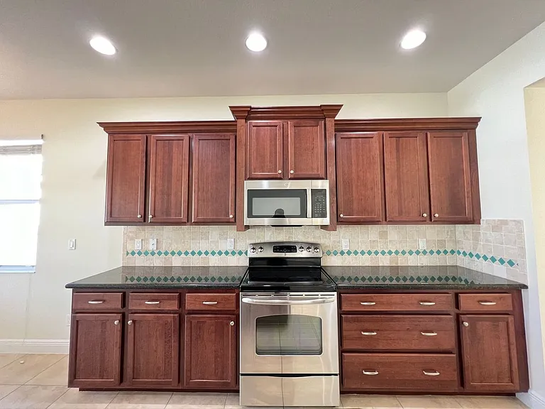 11948 SW Crestwood Cir — Photo 24